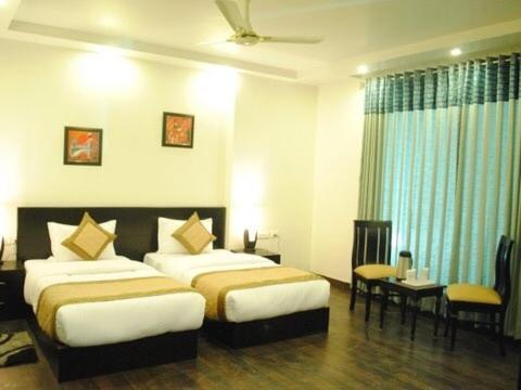 Super51Hotel New Delhi Extérieur photo