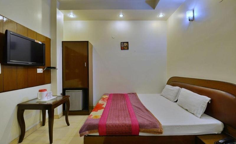 Super51Hotel New Delhi Extérieur photo